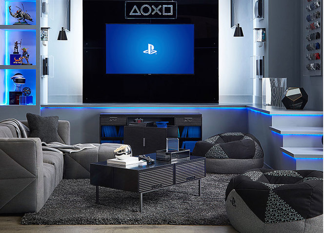 com вы найдете журнальный столик, кресла, полки для стены, а также освещение с логотипом Sony PlayStation